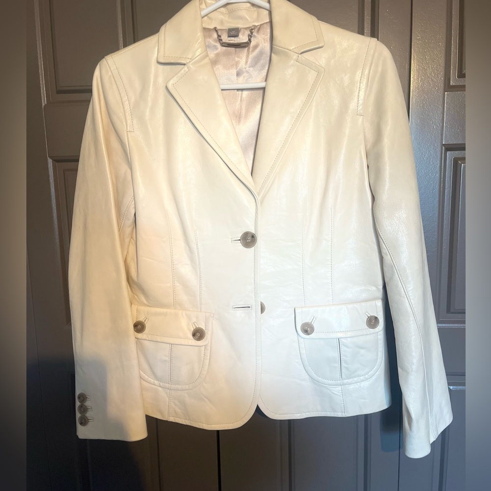 Cream genuine leather Ann Taylor petite jacket. 6P